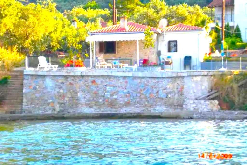 Little Bit Of Heaven Villa Sourpi Exterior photo